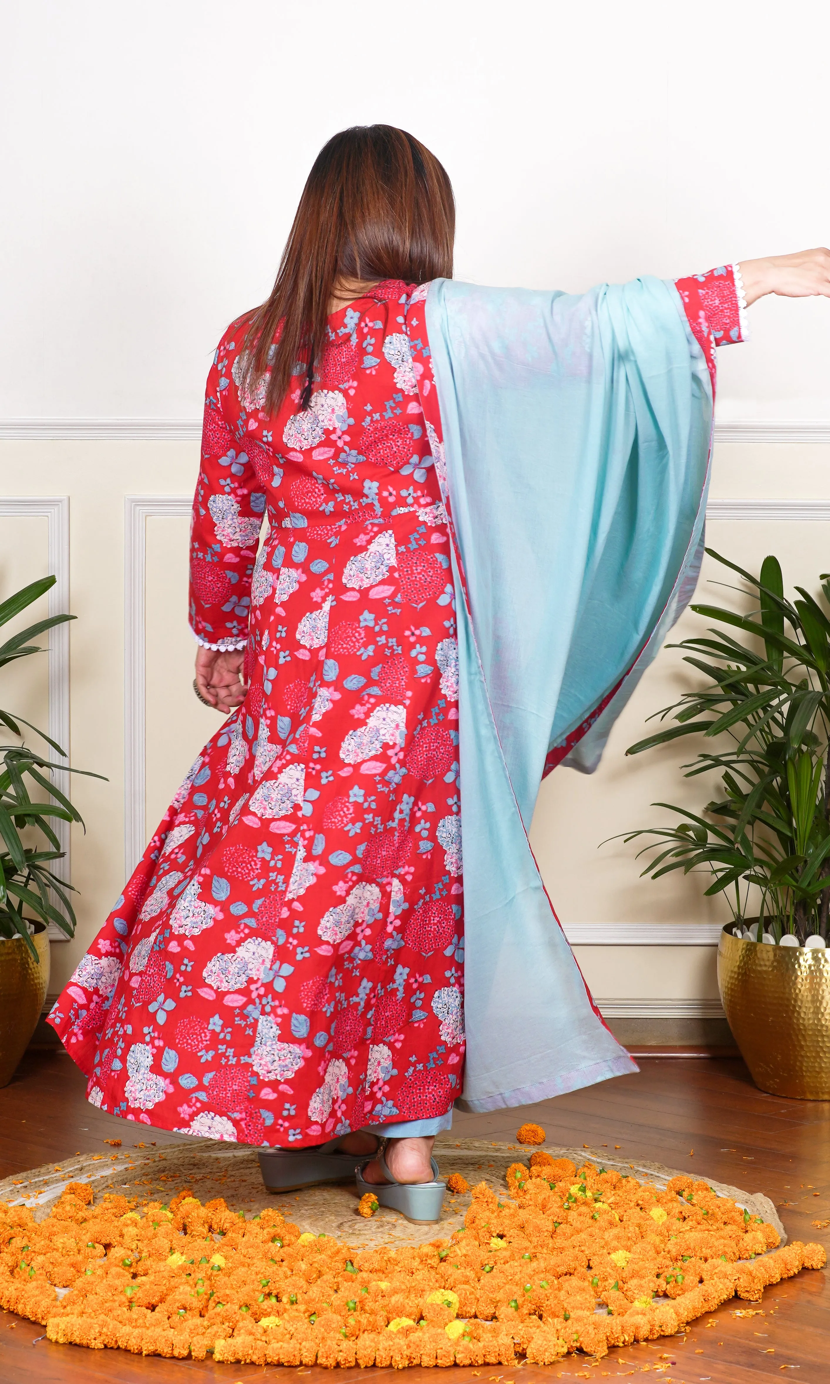 RED AND TURQUOISE FLORAL PRINTED WITH LACE DETAILING KALIDAAR KURTA, WITH PANT AND DUPATTA.